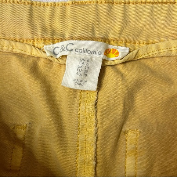 C & C California Mid Rise Mom Shorts Women Size 6 Yellow Mustard - Picture 5 of 5
